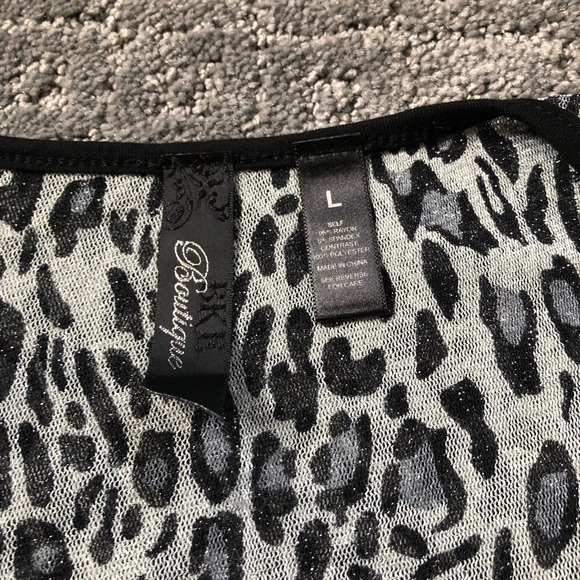 Ladies top - Picture 2 of 2